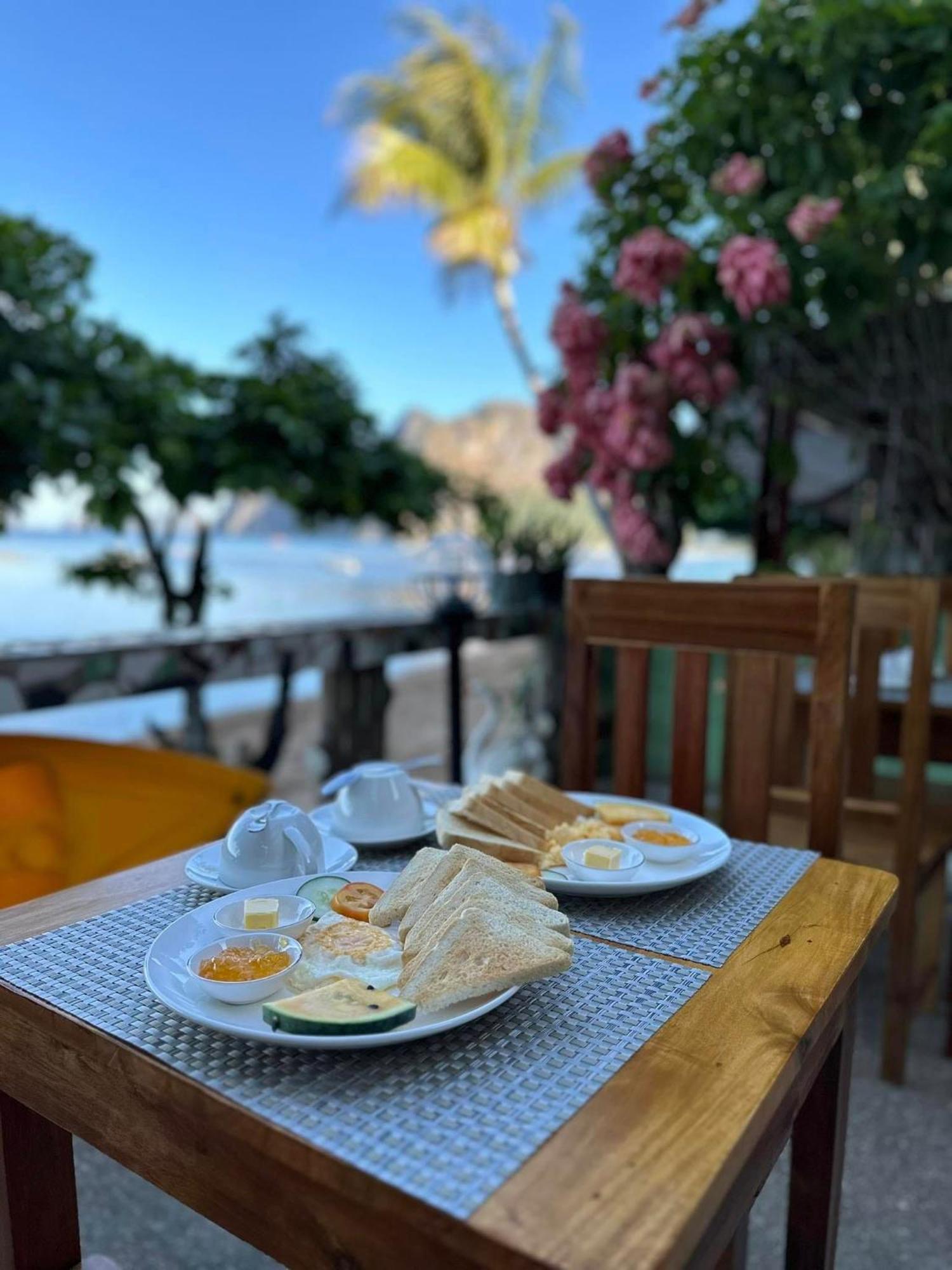 Desert Rose Beach Hotel El Nido Bagian luar foto