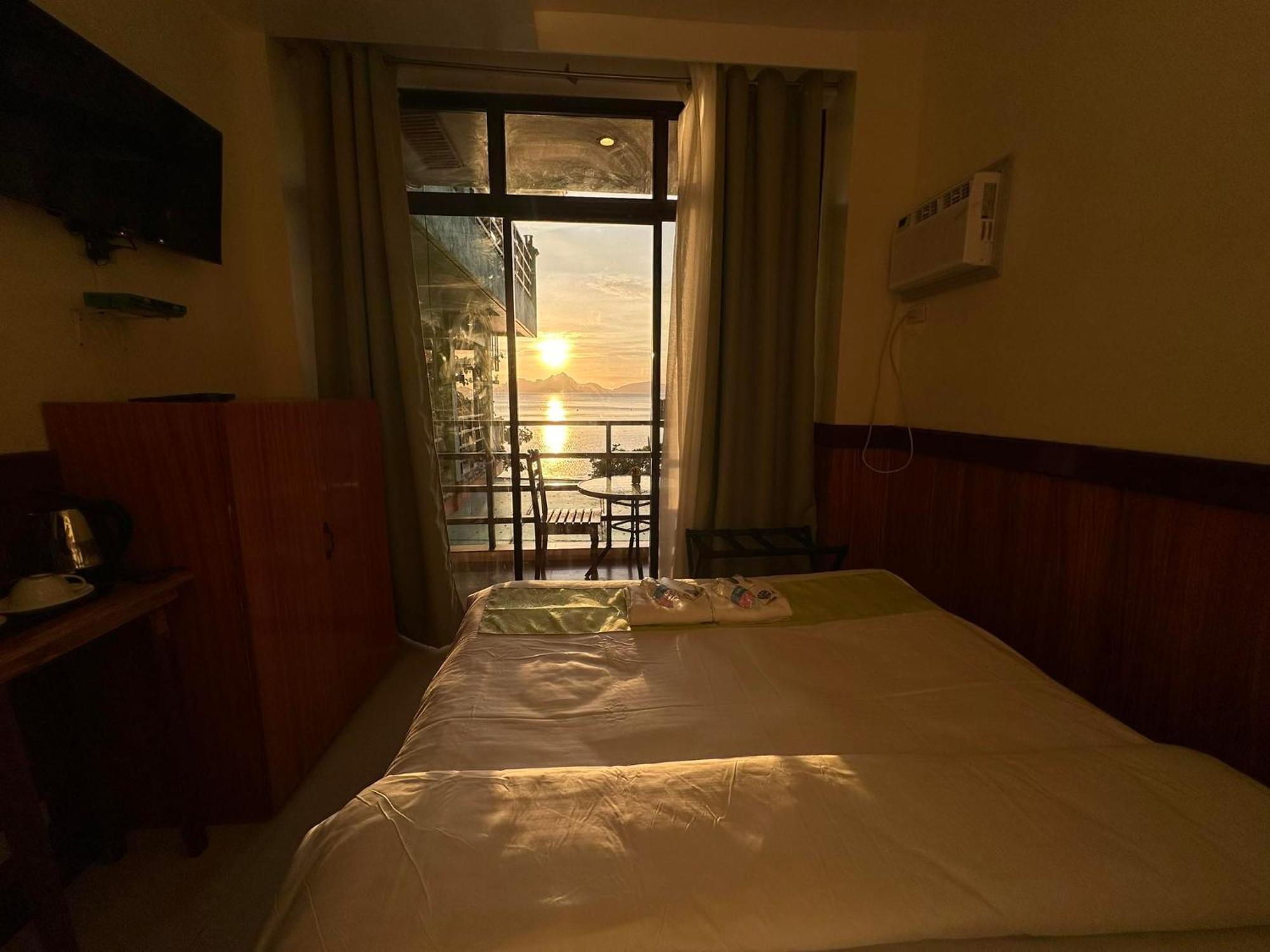Desert Rose Beach Hotel El Nido Bagian luar foto