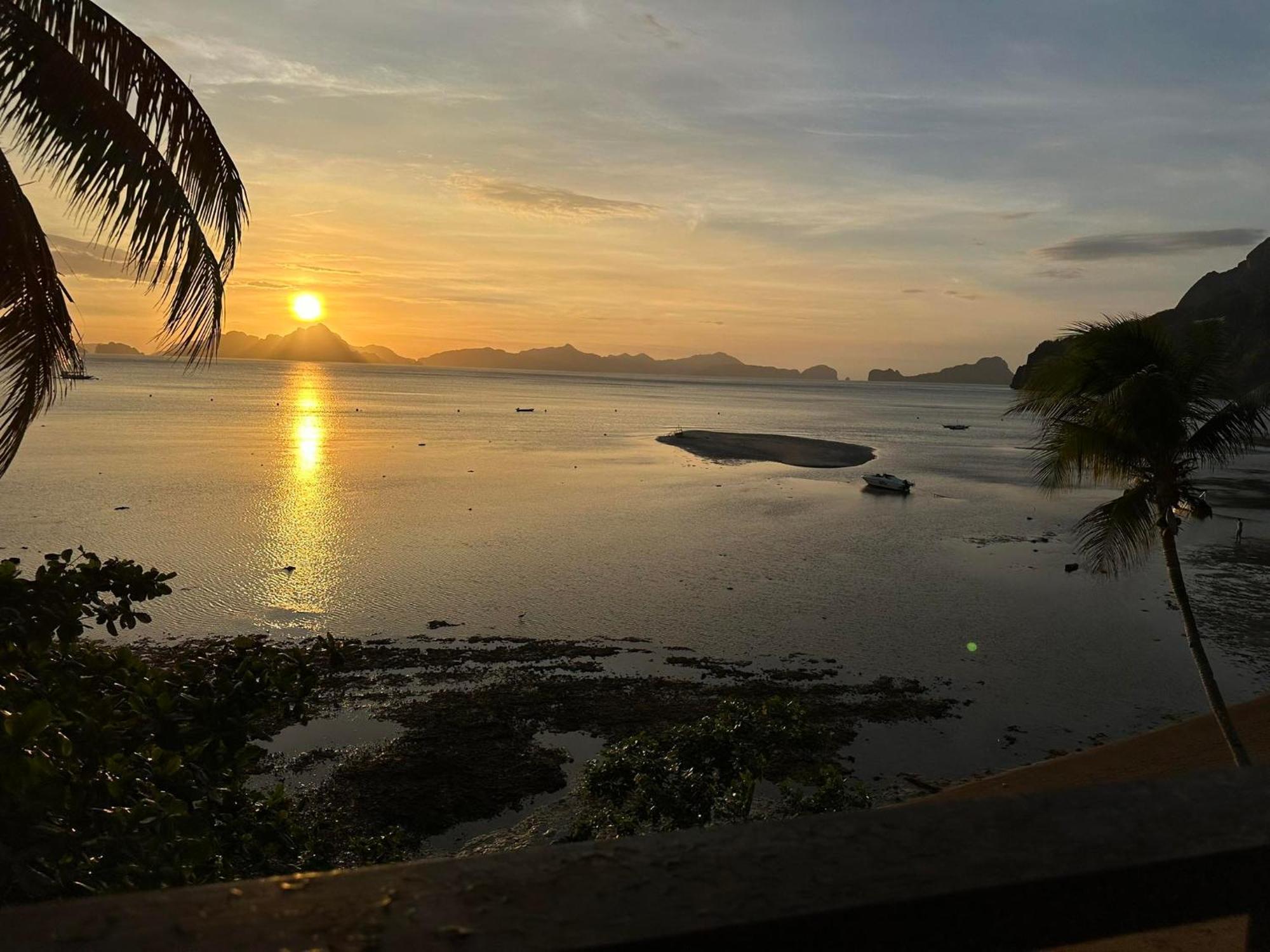 Desert Rose Beach Hotel El Nido Bagian luar foto