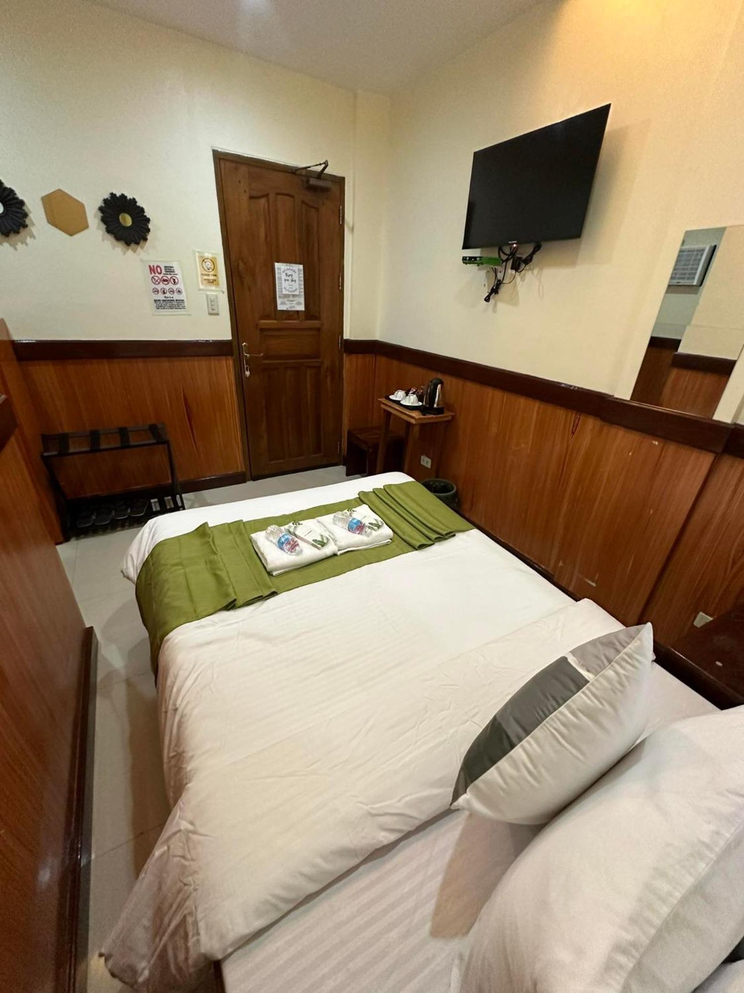 Desert Rose Beach Hotel El Nido Bagian luar foto