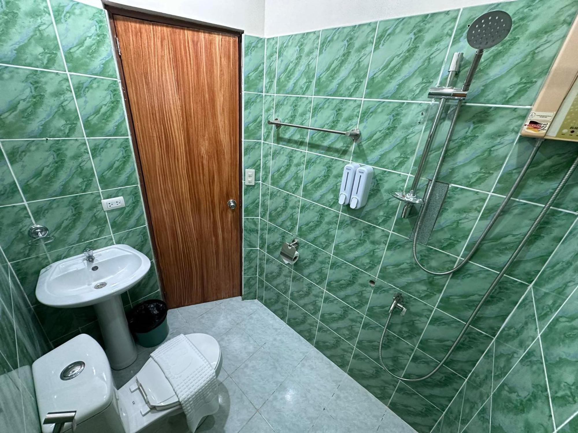 Desert Rose Beach Hotel El Nido Bagian luar foto
